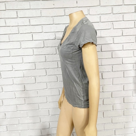 Urban Outfitters Hometown Heroes Graphic Tee - Picture 10 of 15